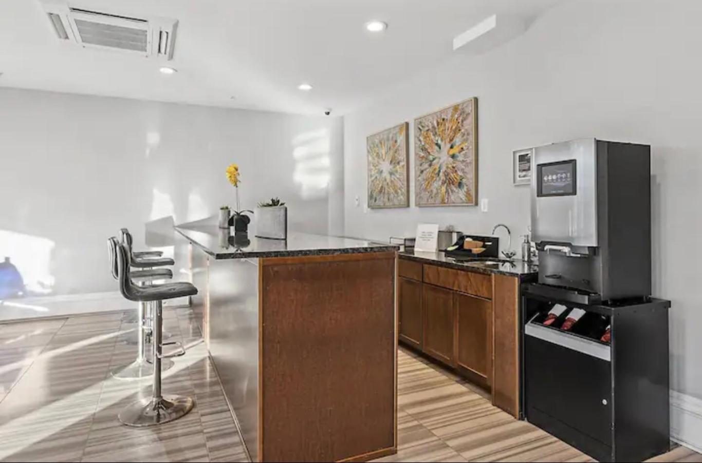 Luxury Near Center Apartment