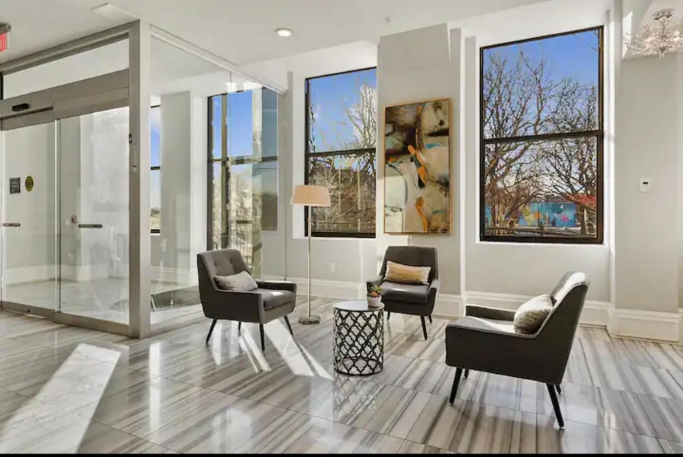 Luxury Near Center Apartment